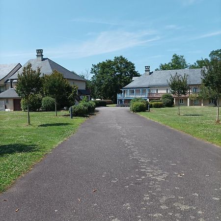Au Pied De La Dordogne Apartment อาร์ฌ็องตาต์ ภายนอก รูปภาพ