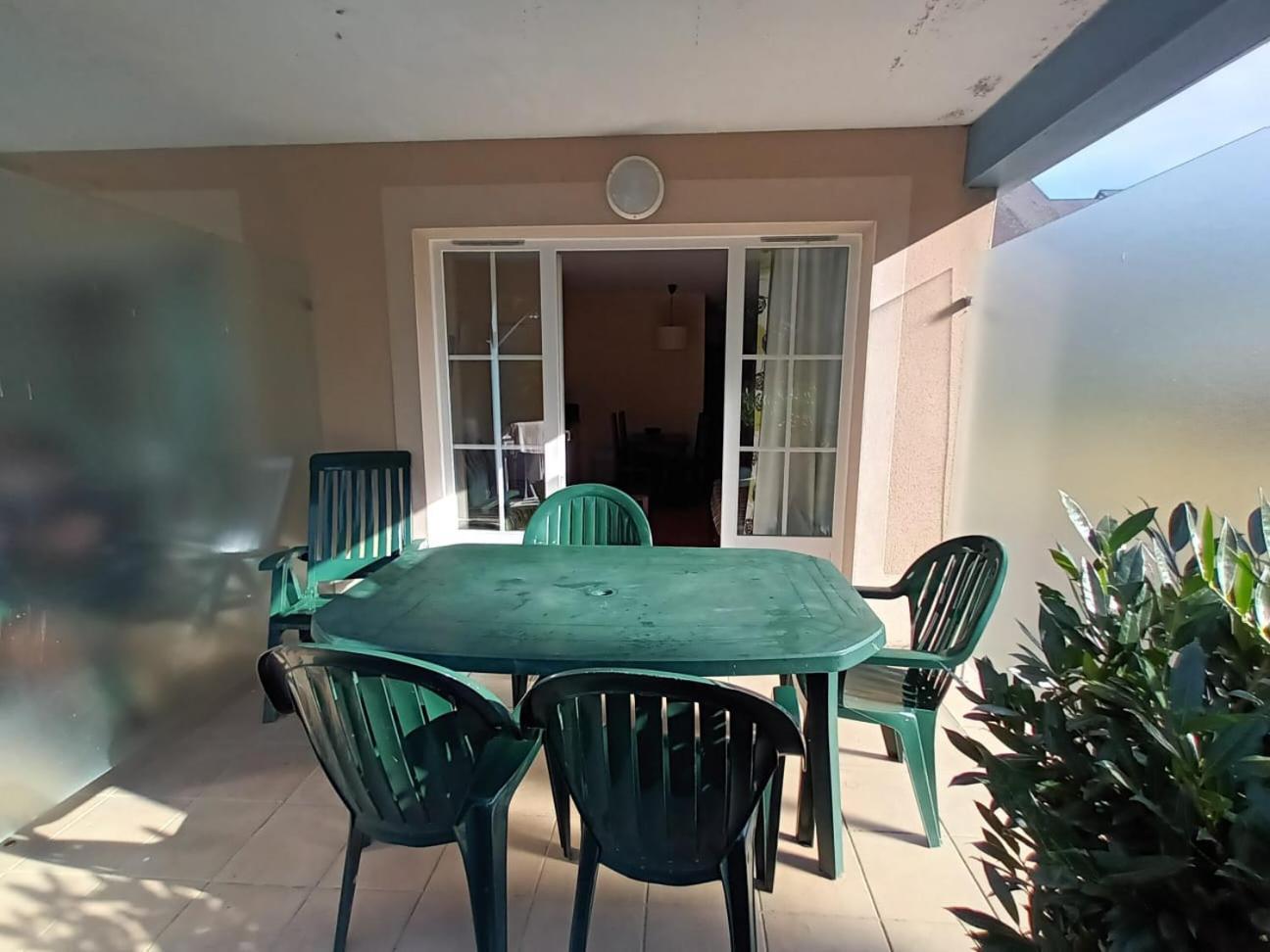 Au Pied De La Dordogne Apartment อาร์ฌ็องตาต์ ภายนอก รูปภาพ