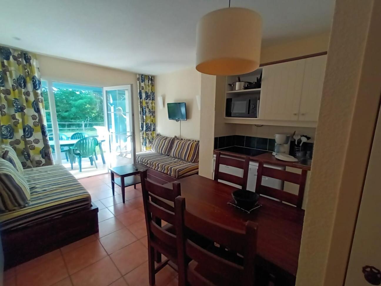 Au Pied De La Dordogne Apartment อาร์ฌ็องตาต์ ภายนอก รูปภาพ