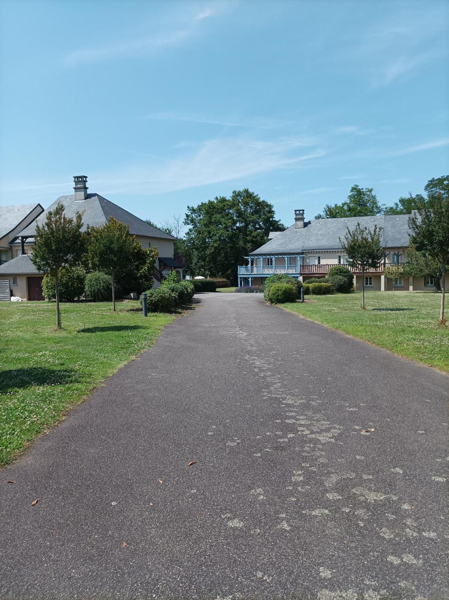 Au Pied De La Dordogne Apartment อาร์ฌ็องตาต์ ภายนอก รูปภาพ